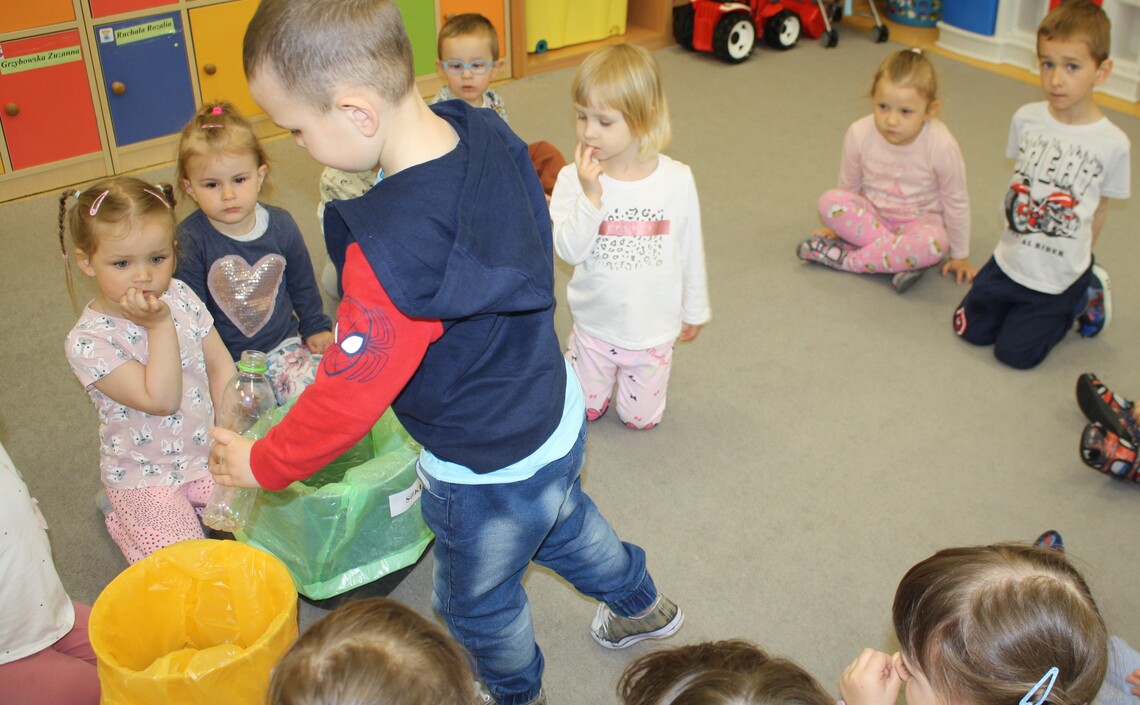 Segregacja śmieci - Krasnoludki