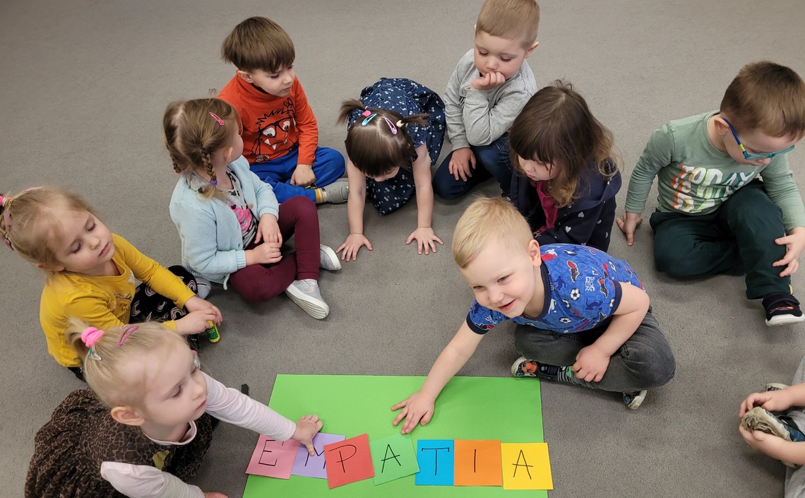 Krasnoludki poznają zagadnienie empatii