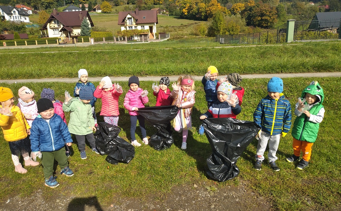 Sprzątamy dla Sądecczyzny - grupa Krasnoludki