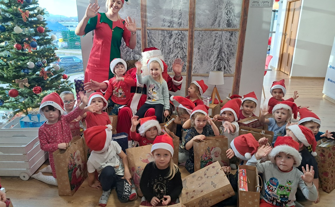 Spotkanie Krasnoludków ze Świętym Mikołajem