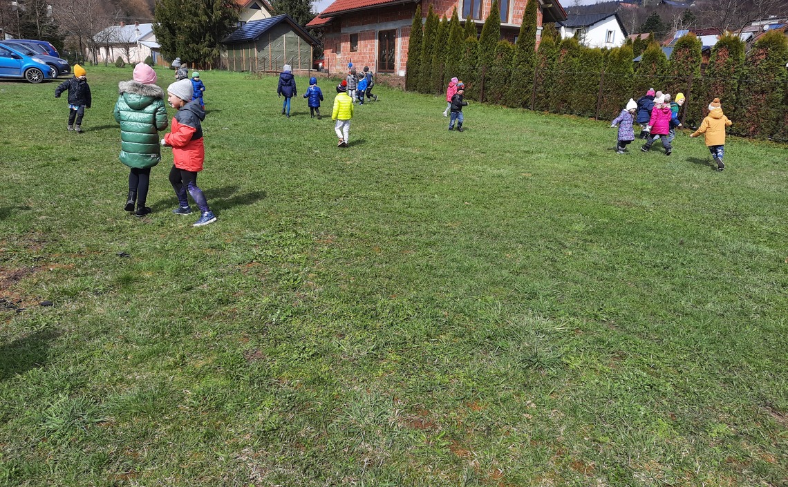 Szukanie jajek wielkanocnych