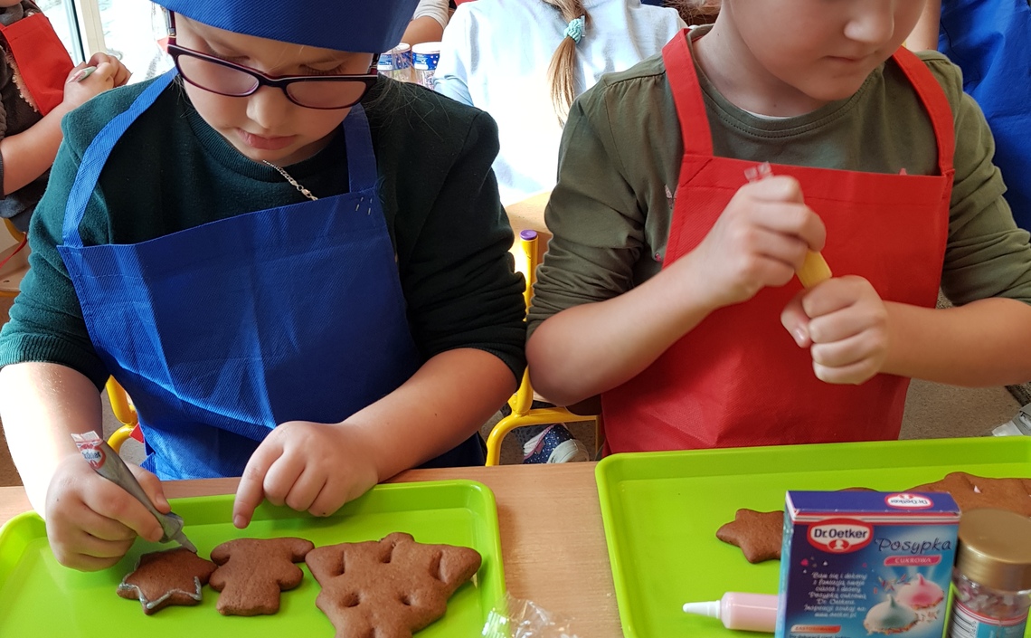 Smerfy pieką pierniczki