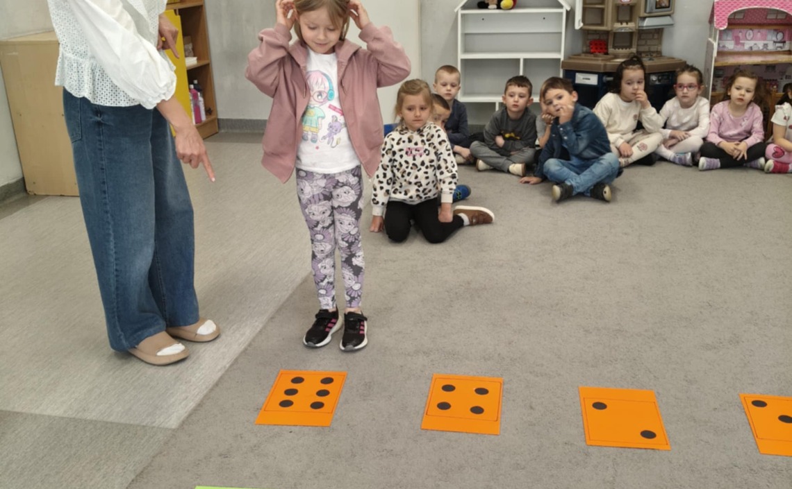 Poranny trening mózgu w Żabkach