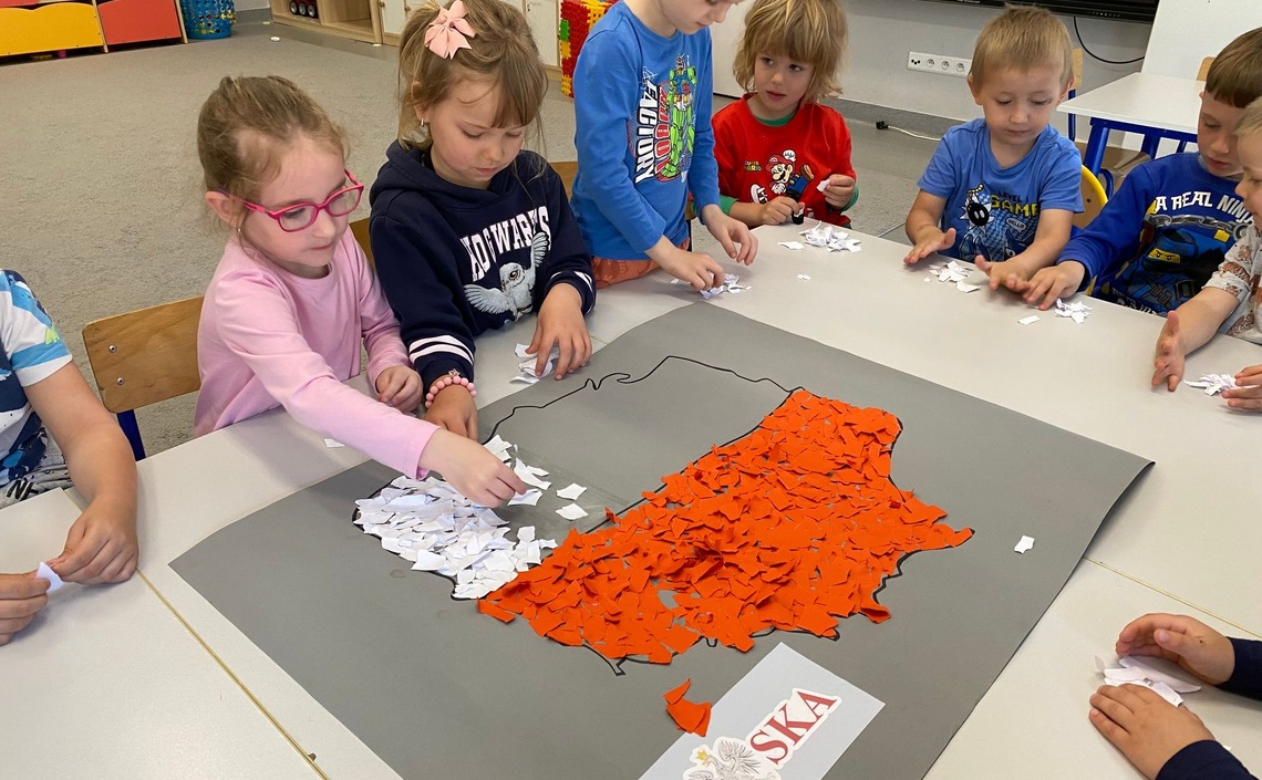 Wydzieranka patriotyczna w Żabkach