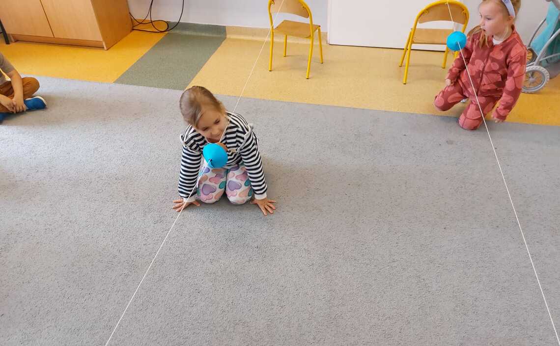 Słoneczka poszerzają swoją wiedzę o kosmosie