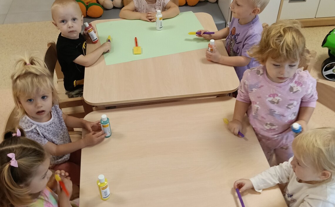 Zabawy farbą w Żłobku "Przystanek Maluszka" w Librantowej