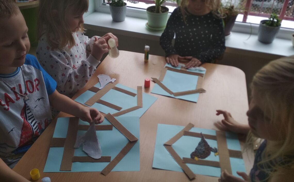 Smerfy rozmawiają o ptakach